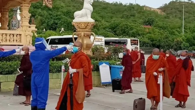 ဇွန်လ ၄ရက်နေ့ ထုတ်ပြန်တဲ့ မြန်မာနိုင်ငံက ထပ်တိုးလူနာ အမှတ် ၂၃၅ နဲ့ ၂၃၆ လူနာနှစ်ဦးဟာ သံဃာတော်တွေ ဖြစ်