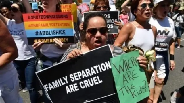 ट्रंप की नीति के ख़िलाफ़ प्रदर्शन