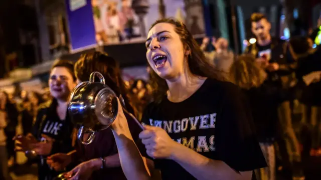 referandum sonrası etirazlar