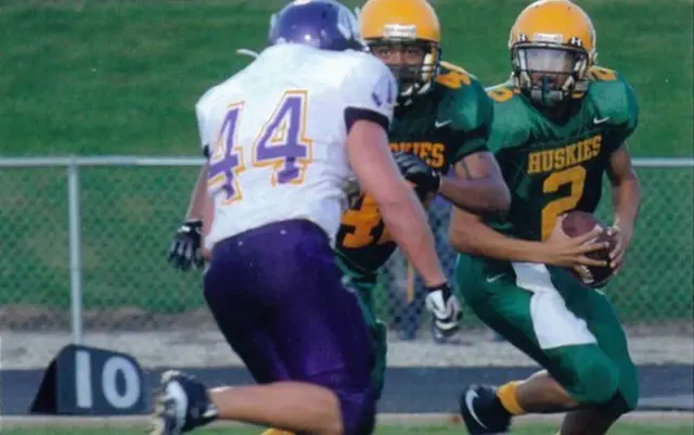 Zac Easter playing American Football