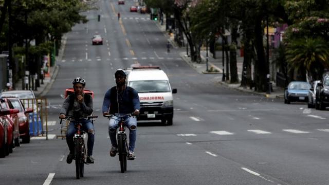 Una calle vacía en San José, Costa Rica
