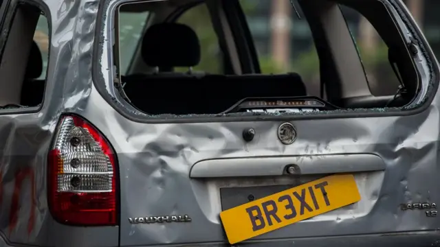 Westminster önünde protestolar