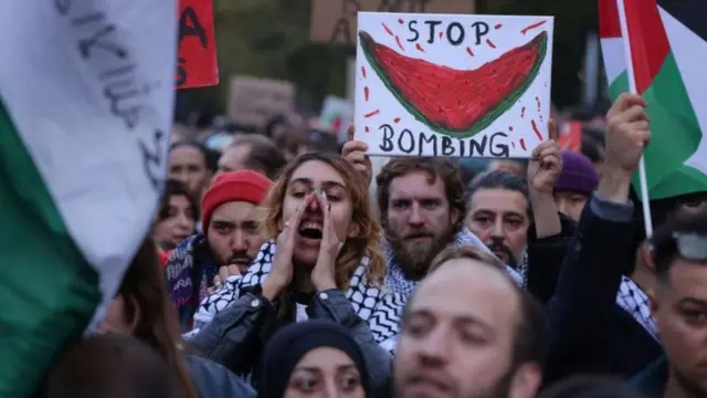 Dans plusieurs villes, des manifestations de masse ont eu lieu pour demander un cessez-le-feu à Gaza.