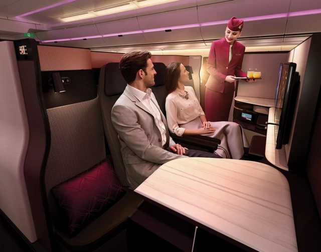 د 'قطر اېروېز' الوتکو کې پر دغو ځانګړو ځایونو 'مزاحمت مه کوئ' لیکل شوي دي.