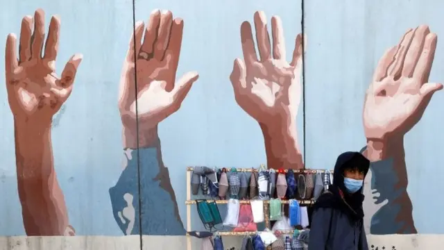 زنان بیشتر از مردان در افغانستان از شیوع کرونا متضرر شده اند