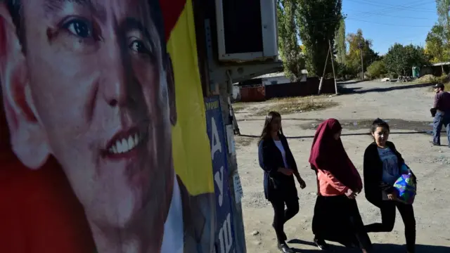 "Саясий партиялар тууралуу" мыйзамы 1999-жылы кабыл алынган, андан бери өзгөртүлө элек