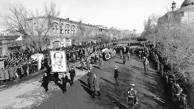 مراسم تشییع جنازه حسنعلی منصور