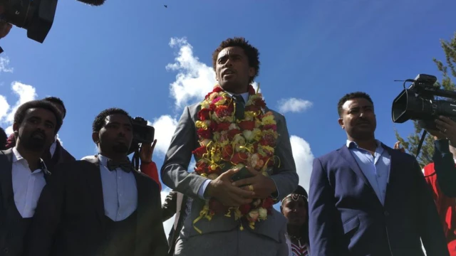 Namoota isa simachuuf bahan galateeffatee jira.