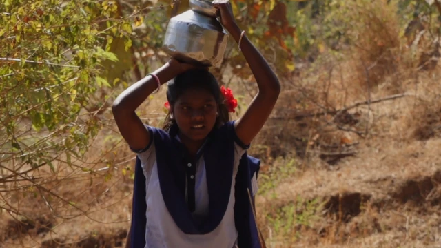 शाळेतल्या मुली