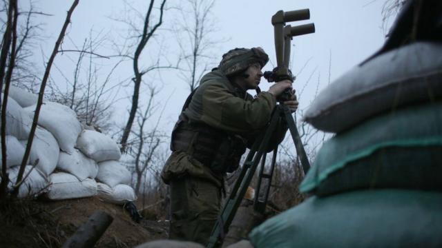 Украинский военнослужащий в Донбассе
