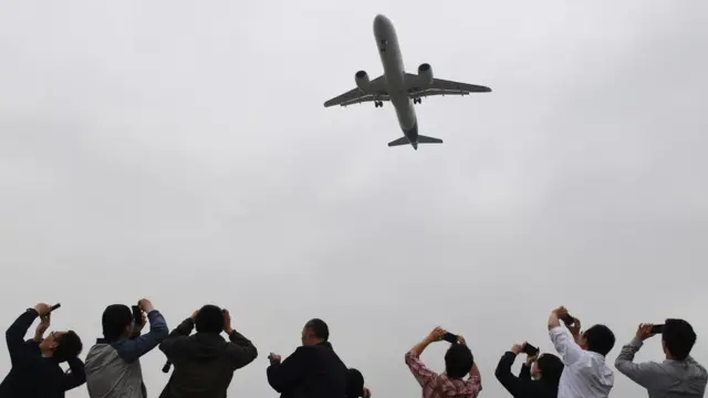 • ද්විත්ව එන්ජිමක් සහිත C919 යානයේ මගීන් 168 දෙනෙකුට අසුන් ගත හැක