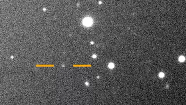 Valetudo, una de las lunas de Júpiter, como un punto brillante en el espacio