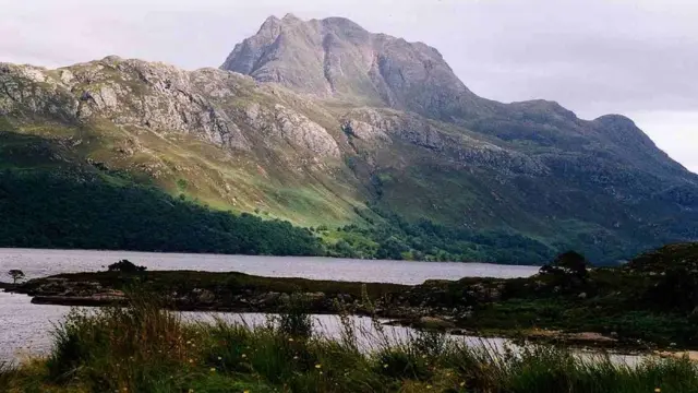 Озеро Лох-Мари в графстве Росс.