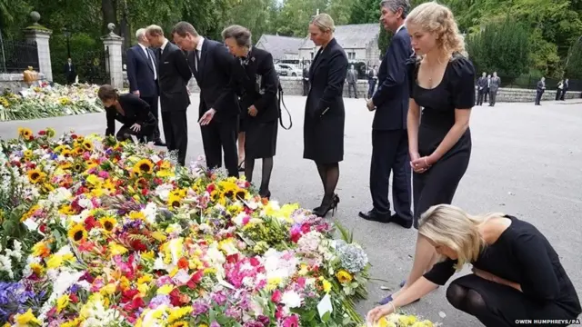 महारानी एलिज़ाबेथ द्वितीय को श्रद्धांजलि