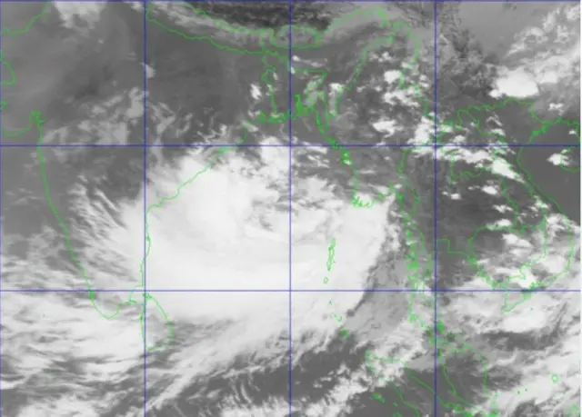 বঙ্গোপসাগরে তৈরি হওয়া লঘুচাপটি আরও ঘনীভূত হয়ে এখন সুস্পষ্ট লঘুচাপে পরিণত হয়েছে বলে বাংলাদেশের আবহাওয়া অধিদপ্তর বলছে।