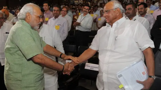 नरेंद्र मोदी, शरद पवार