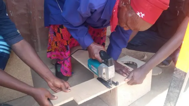 Angependa siku moja niwe na shule ya kuwafunza vijana kazi hii ya ufundi wa redio