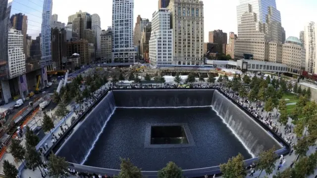 纽约世贸大厦原址的纪念公园
