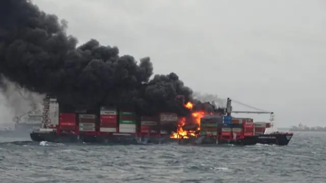 X-PRESS PEARL නෞකාව