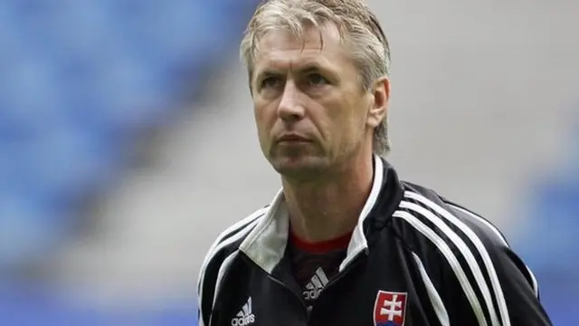 Jan Kocian durante su etapa como entrenador de Eslovaquia.