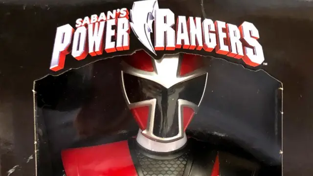 Muñeco Power Ranger en caja