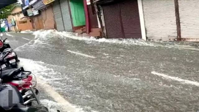 नैनी झील का पानी सड़कों पर आ गया