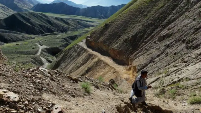 ખનીજ મેળવવા કઈ કઈ જગ્યાઓ ખનન કરવા યોગ્ય છે એની જાણકારી તો ઘણાં વરસો પહેલાંથી છે