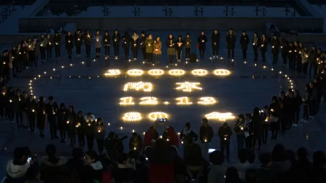 چین می‌گوید نزدیک به سیصد هزار شهروند غیر نظامی و سرباز این کشور در زمستان سال‌های ۱۹۳۷ و ۱۹۳۸ پس از ورود سربازان ارتش ژاپن به شهر نانجینگ کشته شدند