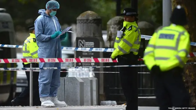 कार अपघतामध्ये 11 लोकं जखमी झाले आहेत.