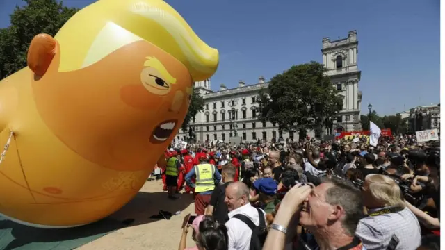 balão baby Trump