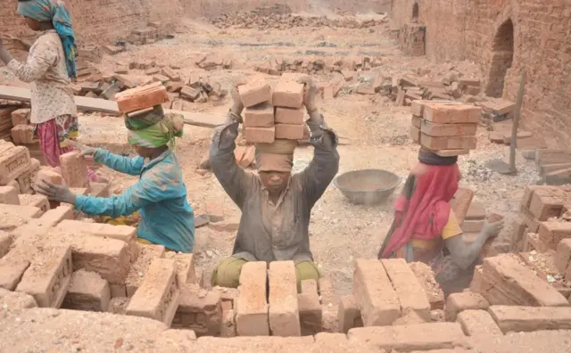 النساء في ديمابور، الهند، 7 مارس/آذار 2020