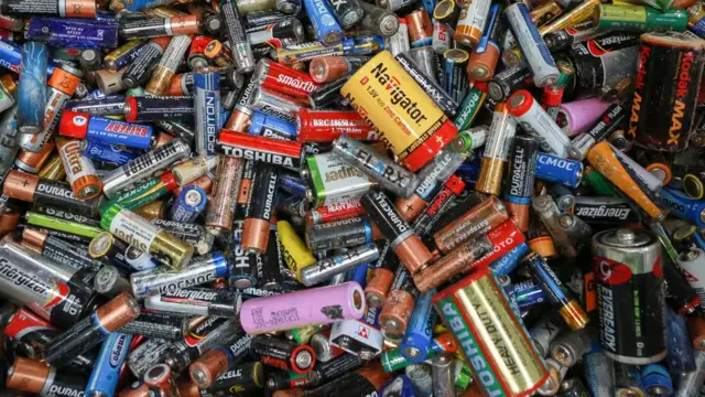 E ji 'lead' arụpụta batịrị