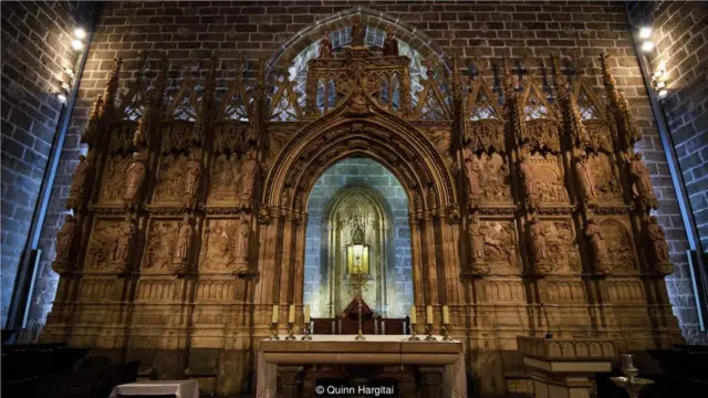 據傳說,公元3世紀,瓦勒良皇帝迫害基督徒時期,聖杯從羅馬運到了西班牙 (Credit: Quinn Hargitai)