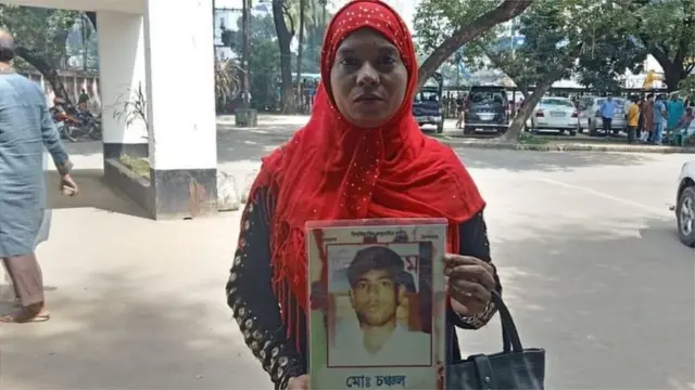 রেশমার সন্তান এখনও বাবাকে খোঁজে।