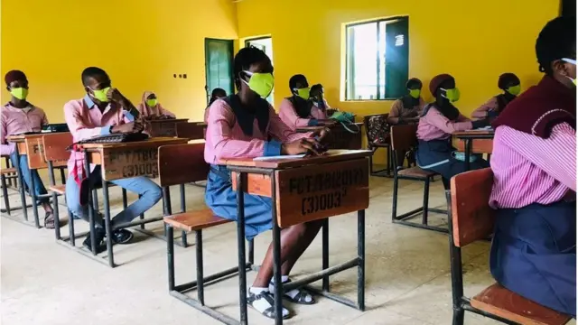 Hotunan yadda aka koma makarantu a Najeriya