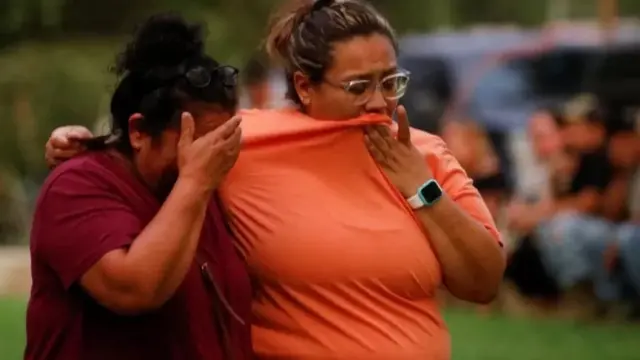 Keluarga korban penembakan.