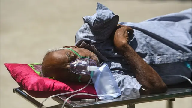 కరోనావైరస్ సోకిన వృద్ధుడు