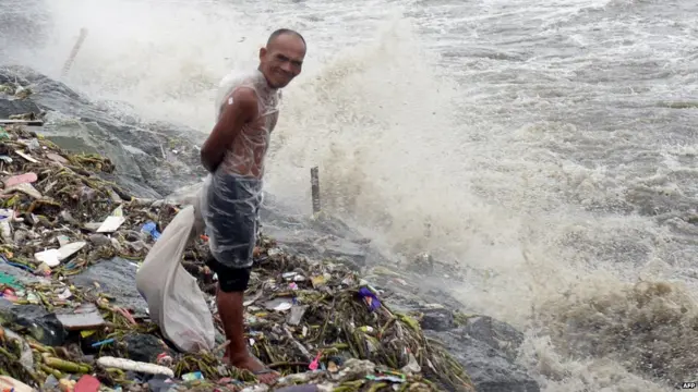 マニラの海岸で