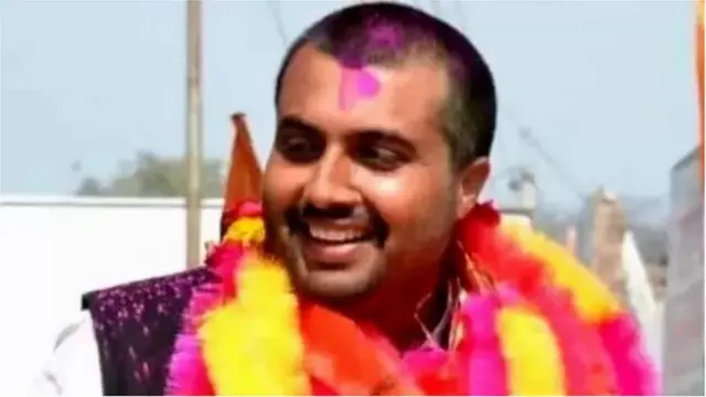 શિરોમણિ અકાલી દળના અધ્યક્ષ સુખબીરસિંહ બાદલ વિરુદ્ધ ચૂંટણી લડનારા જગદીપસિંહ ગોલ્ડી કંબોજ જલાલાબાદના રહેવાસી છે