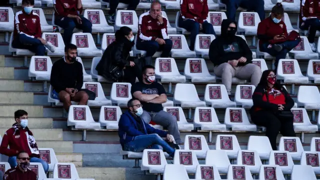 26 Eylül'de Torino'da oynanan Torino-Atalanta maçınnı seyreden taraftarlar.