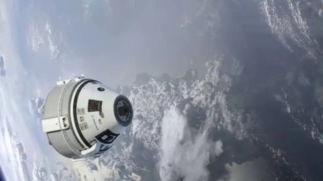 ස්ටාර්ලයිනර් කැප්සියුලය - චිත්ර ශිල්පියෙකුගේ නිර්මාණයක්