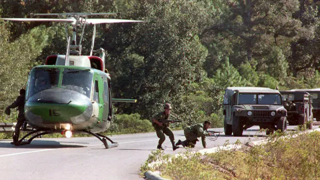 Ejército mexicano durante el levantamiento zapatista de 1994