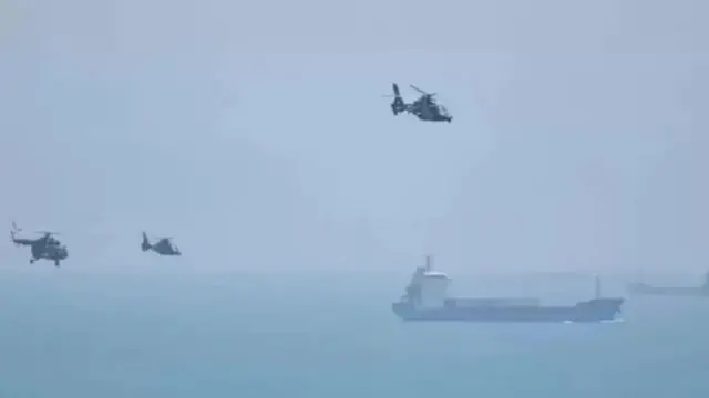 تائیوان کا کہنا ہے کہ اس نے چار روز سے جاری چینی مشقوں کے جواب میں اتوار کے روز اپنے ہوائی اور بحری جہازوں کو تیار رہنے کا حکم دیا ہے۔