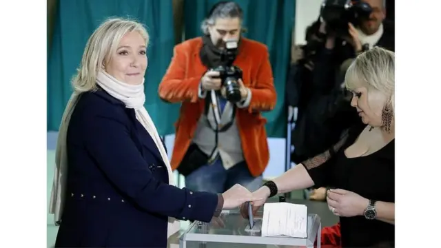 玛丽娜·勒庞投票