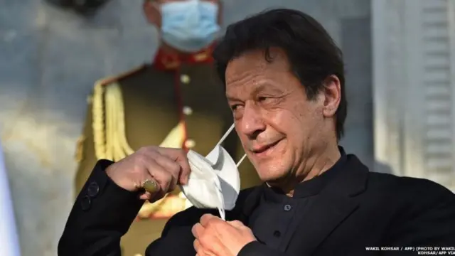 काश्मीर : काश्मिरी जनतेने स्वतःच्या भविष्याचा निर्णय स्वतः घ्यावा, इमरान खान यांच्या वक्तव्यानंतर राजकारण तापलं