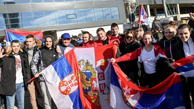 встречющие Новака Джоковича в аэропорту Белграда