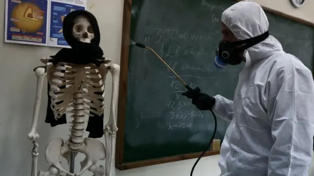 கொரோனா வைரஸ் : ஆசிய பெண்களுக்கு பாதிப்பு : குடும்ப வன்முறை அதிகரிப்பு