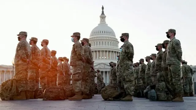 Há uma grande presença militar e policialbetesporte como funcionaWashington DC para a possebetesporte como funcionaBiden