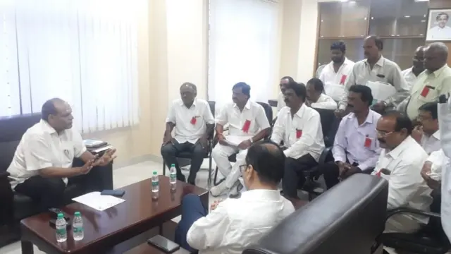 ప్రభుత్వ ప్రత్యేక ప్రధాన కార్యదర్శి సోమేశ్ కుమార్‌తో కార్మిక సంఘాల నేతల చర్చలు
