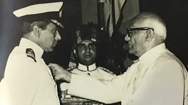 وی وی گری اور جیک